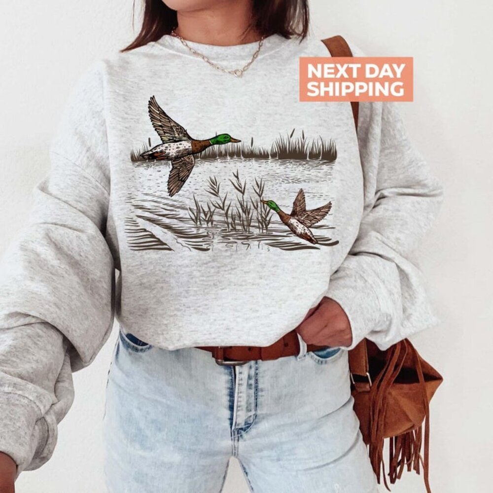 Retro Mallard Ducks Fall Sweatshirt, 90s Waterfowl Duck Outfit, Duck 05